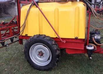 Opryskiwacz  ciągany 1200 litrów