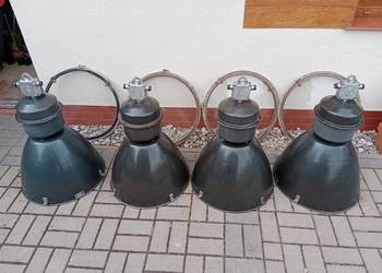 Stare wiszące lampy przemysłowe