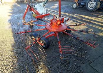 Zgrabiarka karuzelowa Fella TS 335 dn