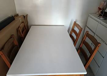 Stół Ikea z 4 krzesłami