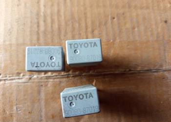 Toyota przekaźnik 90080-87019