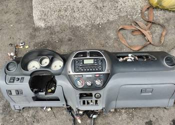 Deska rozdzielcza RAV4 II 2 0 D4D