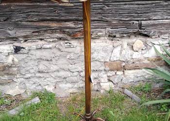 Stara lampa stojąca z wieszaka zabytek PRL