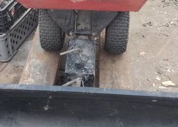 Taczka spalinowa z pługiem do odśnieżania