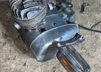 Silnik komar na pedała