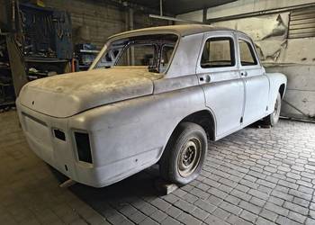 WARSZAWA SEDAN 223