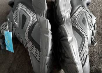 Buty sportowe Baolikang  w rozmiarze 44