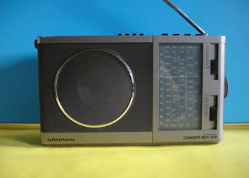 Radio GRUNDIG Concert Boy 220
