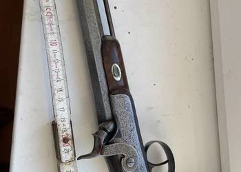Pistolet kapiszony rozdzielnego lądowania czarnoprochowy