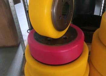 KOŁO NAPĘDOWE TOYOTA BT 215x75-60, BT 129920 127352, POLSKA PRODUKCJA