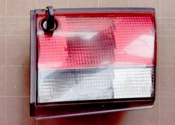 Saab 900 NG Lampa prawy tył z zamkiem - 80 zł.