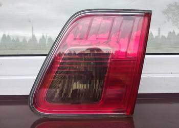 Toyota Avensis T27 sedan lampa tył tylna prawa w klapę bagażnika Europa