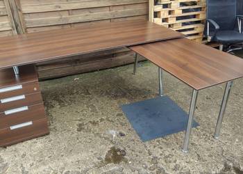 Biurko gabinetowe z dostawką i kontenerkiem