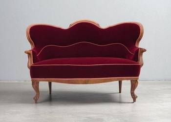 Lata 20-30. XX wieku, Duńska sofa dwuosobowa, welur, po renowacji.