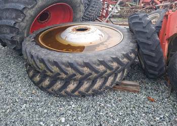 Komplet kół wąskich NEW HOLLAND ALIANCE 300-95 R 52(12.4 R 52)