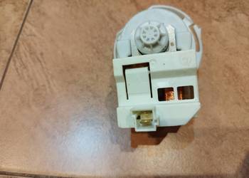 Pompa odpływowa zmywarki. Indesit Ariston używana sprawna.