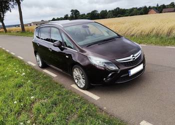 Opel Zafira C wersja Cosmo, super stan, nawigacja,7 osobowy!