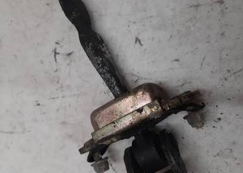 Ford Mondeo MK III Lewy Przedni ogranicznik drzwi