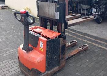 paleciak elektryczny Toyota bt z masztem