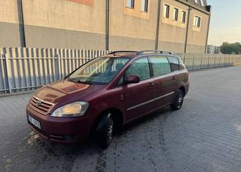 Toyota avensis verso