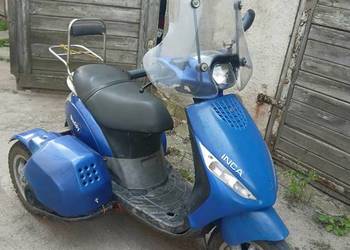 Trójkołowy Skuter spalinowy  Piaggio 50 cm