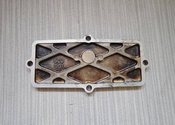 Dekiel Pokrywa Cylindra Zaworów Wydechowych Yamaha YZ 250 99-03r