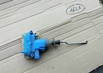 Audi 80 B4  893862153C Siłownik zamka PRAWY PRZÓD