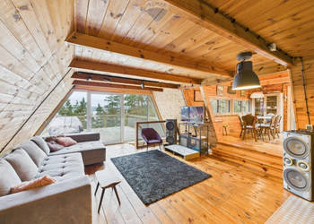 Dom nad jeziorem – Borzestowska Huta