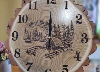 Zegar ścienny z plastra akacji