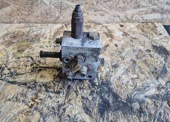 Hydrauliczny zawór ciśnieniowy KOMATSU PC80 MR-3