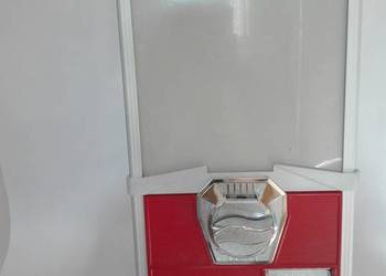 Automat sprzedający piłki i kapsuły w rozmiarze 45/55 mm
