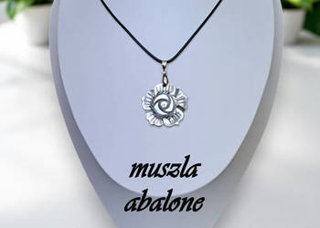 Zawieszka wisiorek z muszli, MUSZLA ABALONE, kwiat, róża #535