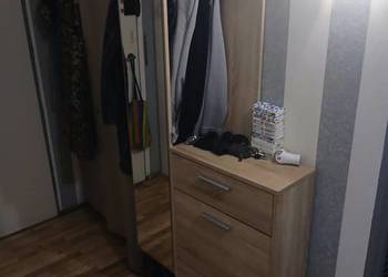 szafka na buty z lustrem
