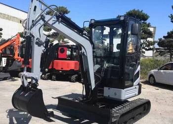 Minikoparka silnik Kubota 3T