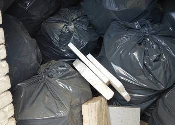 Styropian pozostałości w workach bez tynku
