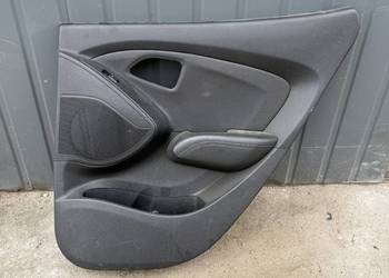Boczek tapicerka drzwi prawy tył Hyundai IX35