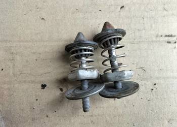 AUDI 80 B4 80B4 RYGIEL ZAMEK MASKI SPRĘŻYNA MASKI