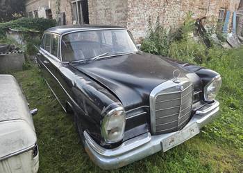 Mercedes W111 230S