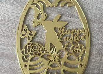 Duży witraż z wielkanocnym obrazkiem