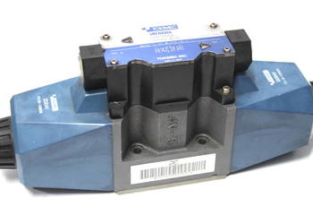 TOKIMEC DG4V-5-2C-M-P7L-H-7-40