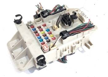 SKRZYNKA BEZPIECZNIKÓW TOYOTA RAV 4 II SUV 00-05 2.0 116KM MODUŁ