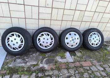 Do sprzedania felgi stalowe z oponami zimowymi Toyota Yaris 2003
