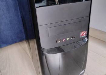 Obudowa mATX z rączką do przenoszenia