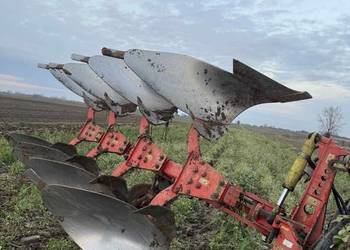 Pług obrotowy Akpil.