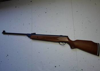 Wiatrówka sprężynowa Ranger 55 stg QT osada orzech