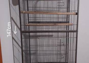 Duża klatka dla ptaków. Woliera stojąca