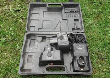 Ładowarka Einhell + baterie + walizka,LG 18-1h,18V ,2500mA,80W,AccuPacck 18