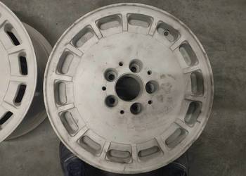 Mercedes W124 W126 W201 Felgi 5x112 Gullideckel 15 7J ET25