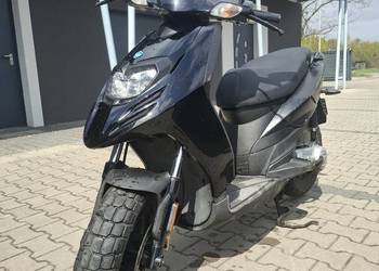 Skuter Piaggio New Typhoon 50 2T 2014 TRANSPORT
