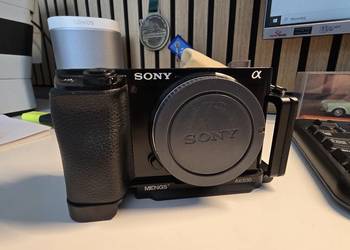 Aparat Sony A6100 2x bateria, klatka, wysyłka w cenie  stan bdb